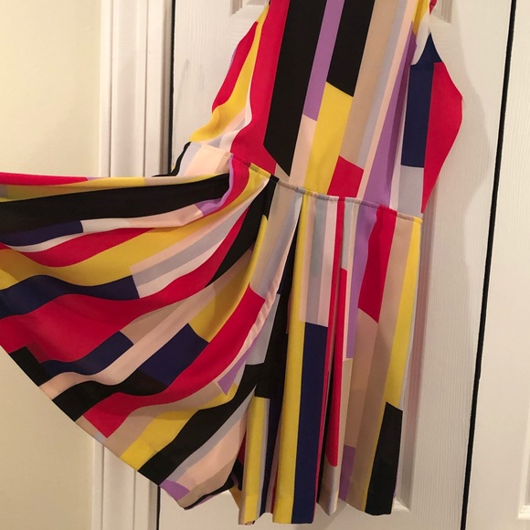 Colorblock romper - Picture 2 of 3